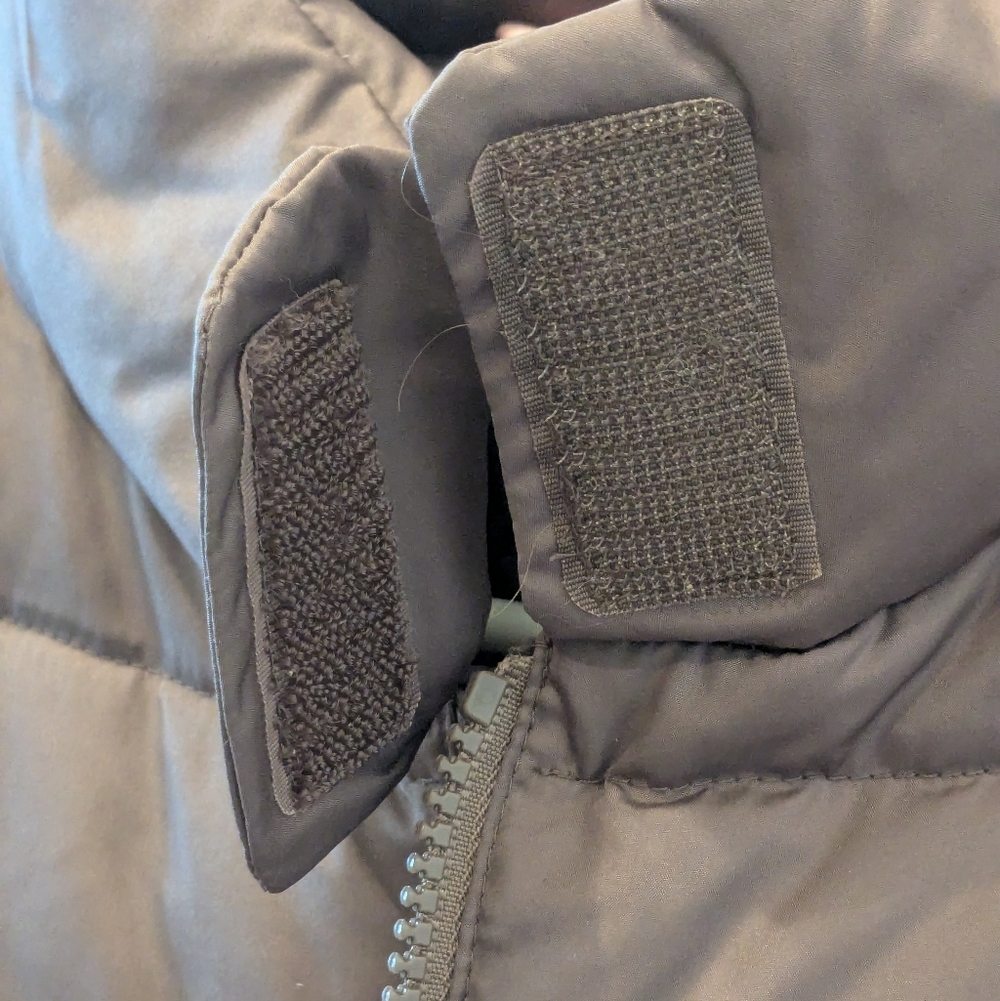 🦅 American Eagle Outfitters Women's Dark Brown Down Fill Puffer Vest; Size: M - Picture 6 of 10